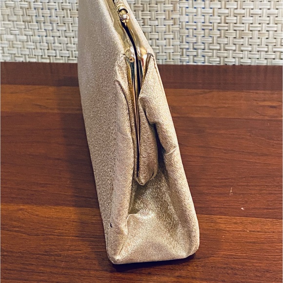 🌟HP🌟VTG 1960s Gold Lamé Top Handle Evening Bag Made in USA - Picture 6 of 9